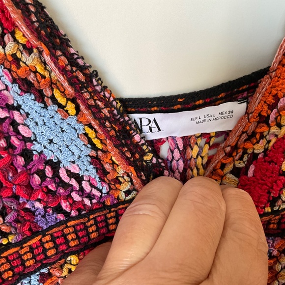 Gorgeous multicoloured crochet dress from Zara with fringe - Picture 11 of 16